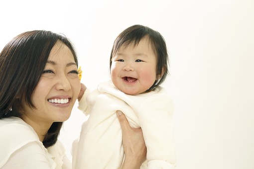 0歳から2歳児の乳児保育 その特徴や子どもとの接し方について 保育のひきだし こどもの可能性を引き出すアイデア集
