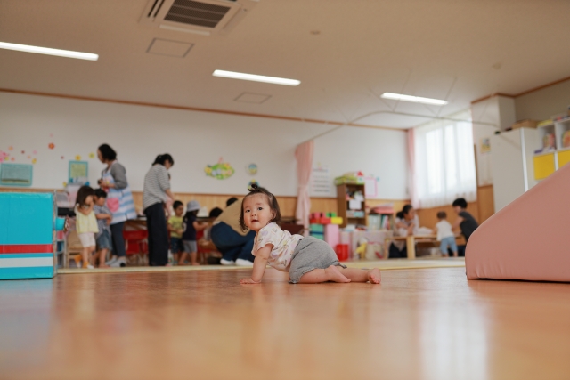 慣らし保育のねらいと進め方のポイントを解説 保育のひきだし こどもの可能性を引き出すアイデア集 慣らし保育のねらいと進め方のポイントを解説 保育のひきだし こどもの可能性を引き出すアイデア集