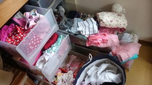 子ども服の収納アイデアまとめ 子どもが自分でできる収納を目指そう 保育のひきだし こどもの可能性を引き出すアイデア集 子ども服の収納アイデアまとめ 子どもが自分でできる収納を目指そう 保育のひきだし こどもの可能性を引き出すアイデア集
