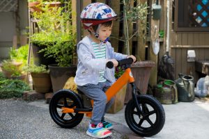 初めての自転車 の選び方と練習方法 保育のひきだし こどもの可能性を引き出すアイデア集 初めての自転車 の選び方と練習方法 保育のひきだし こどもの可能性を引き出すアイデア集